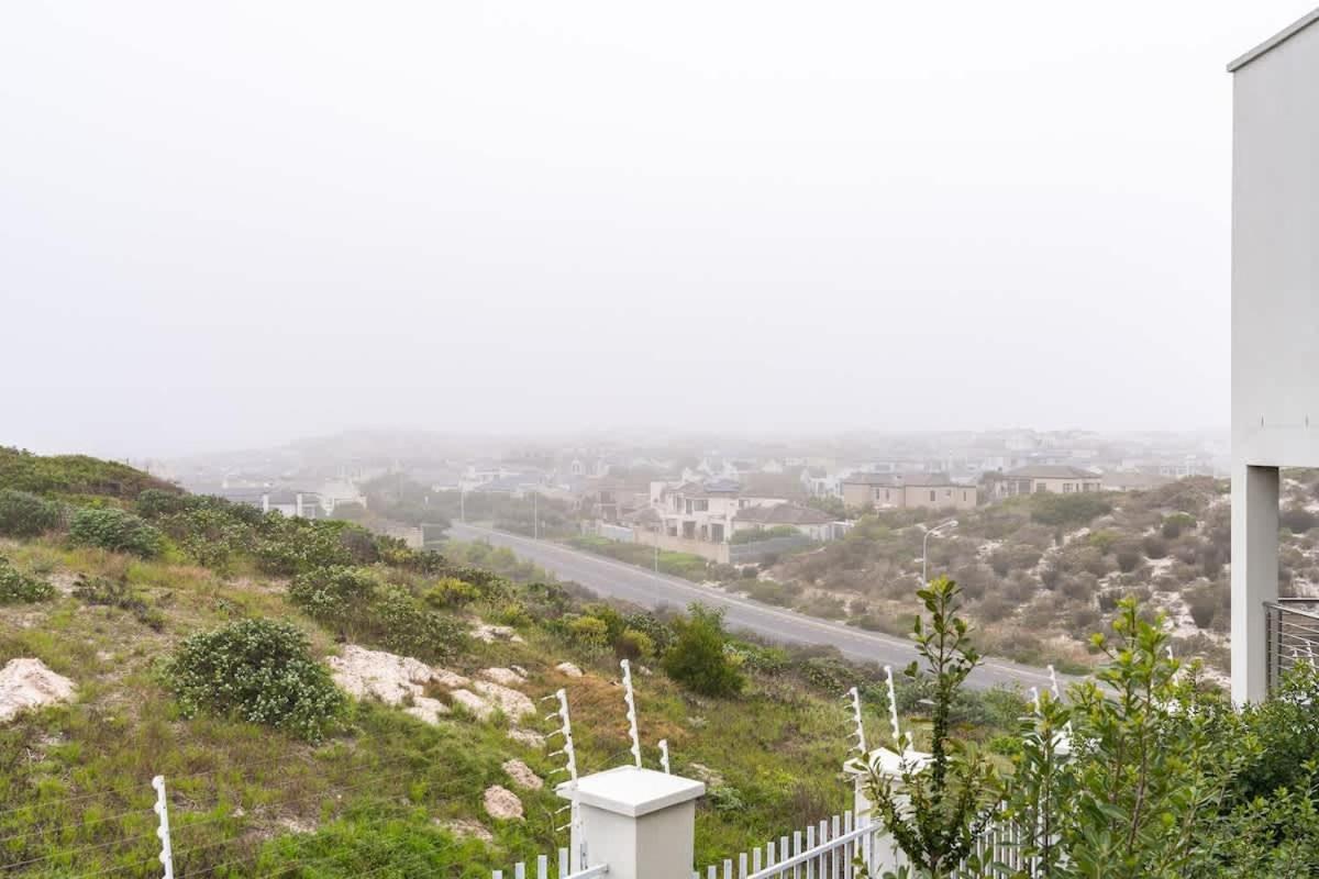 Luxury Secure Big Bay Apartment *