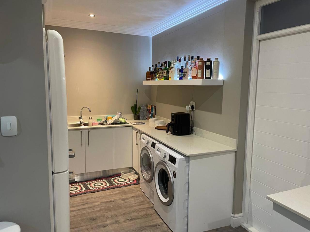 Luxury Secure Big Bay Apartment