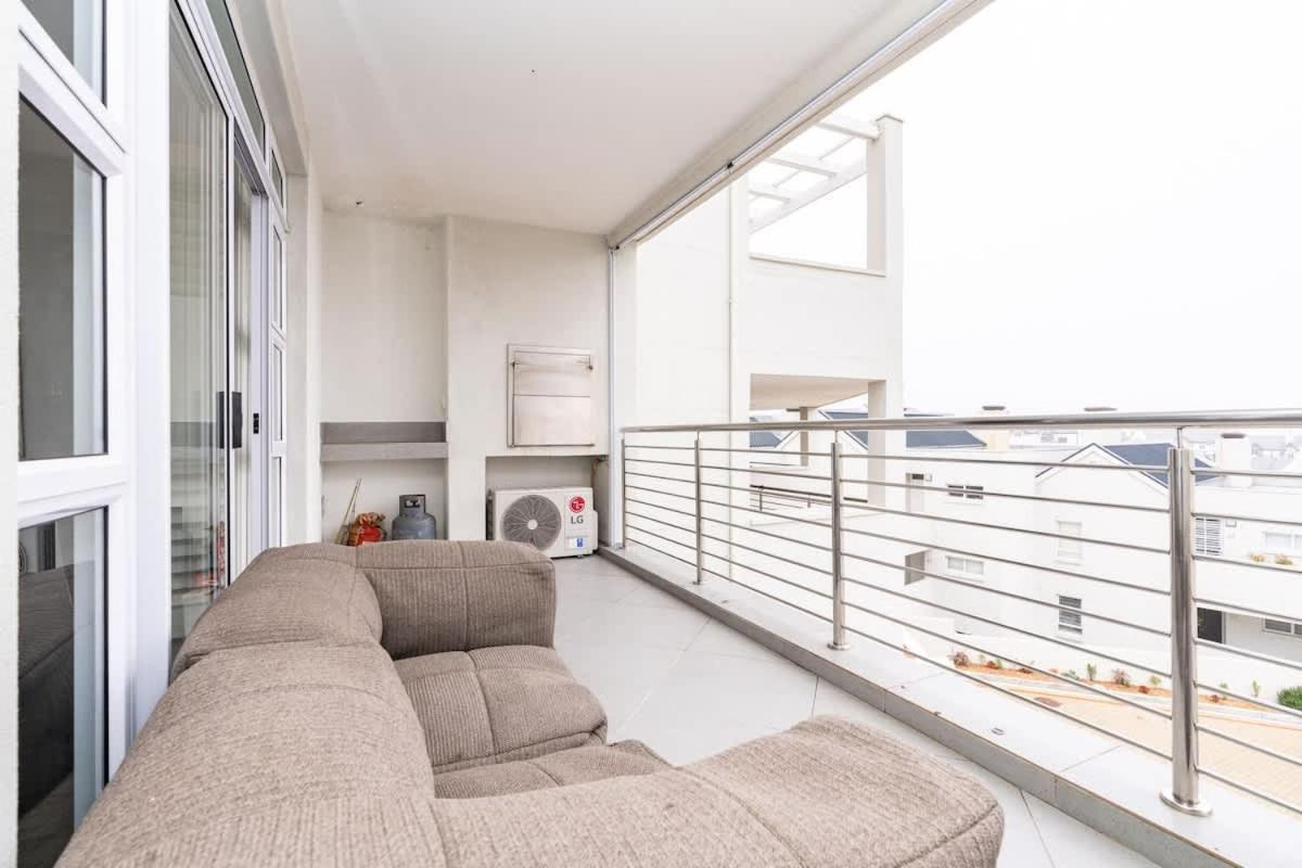 Luxury Secure Big Bay Apartment