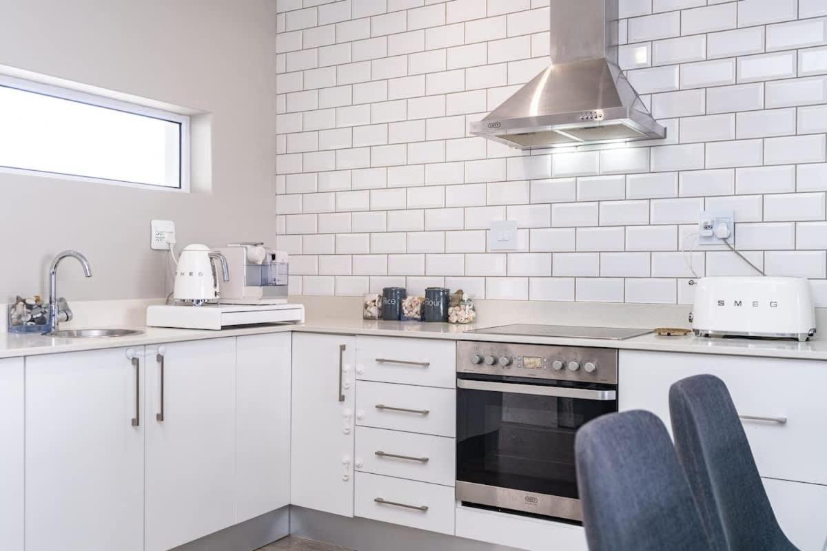 Luxury Secure Big Bay Apartment *